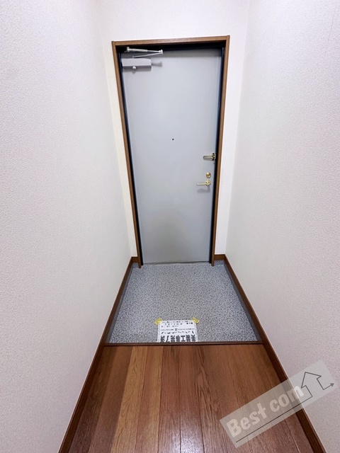 拡大写真:ガーデンコート山之内 2階206の玄関
