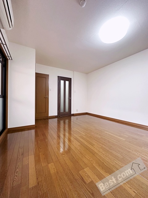 拡大写真:ガーデンコート山之内 2階206の内観