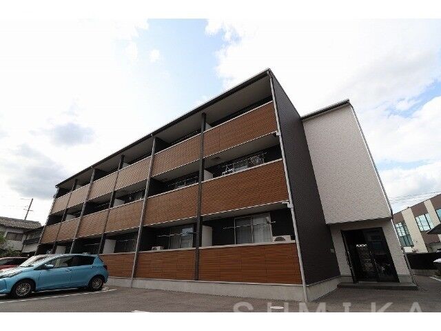 拡大写真:アルカンジュ高柳西町 2階205の建物外観