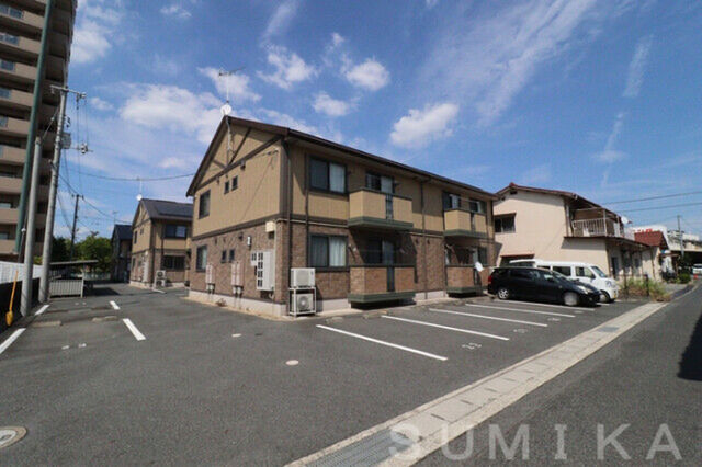 拡大写真:リビングタウン豊成 C棟 1階C105の建物外観