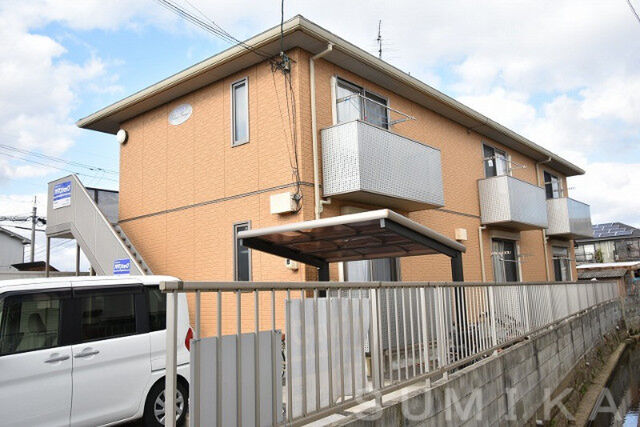 拡大写真:パレ・ロワイヤル 2階201の建物外観