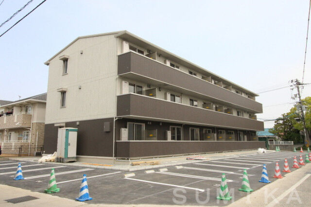 拡大写真:ヴィクトワール 1階107の建物外観