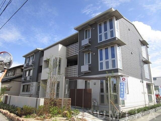 拡大写真:bonheur a vous 3階301の建物外観