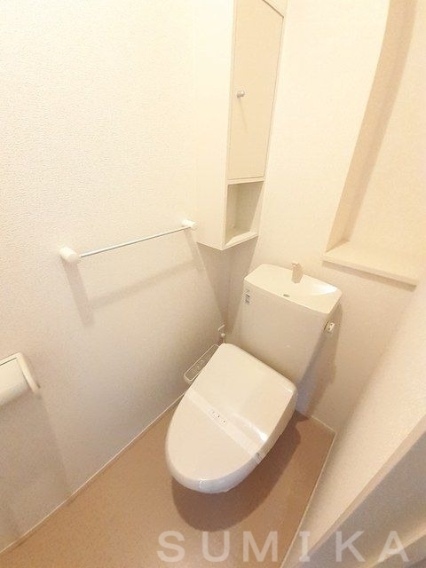 拡大写真:カローレ 2階101のトイレ