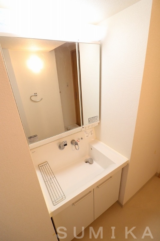 拡大写真:田町ガーデンハイツ 8階801の洗面所