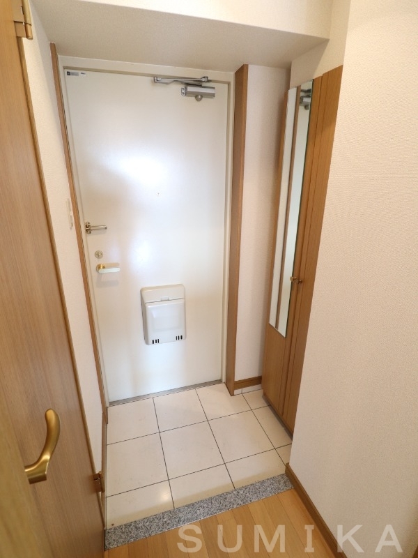 拡大写真:AXiS今 4階401の玄関