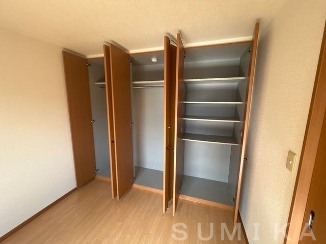 拡大写真:ヴェルドミール豊浜 2階205の収納