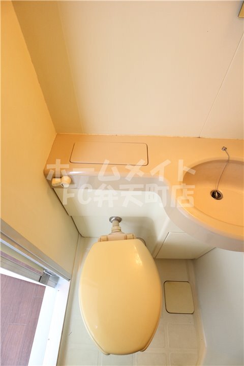 拡大写真:ノーブルⅢ 7階703のシンプルで使いやすいトイレです
