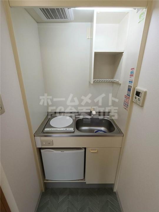 拡大写真:THE CITY弁天町 2階201のキッチンでお料理をお楽しみください
