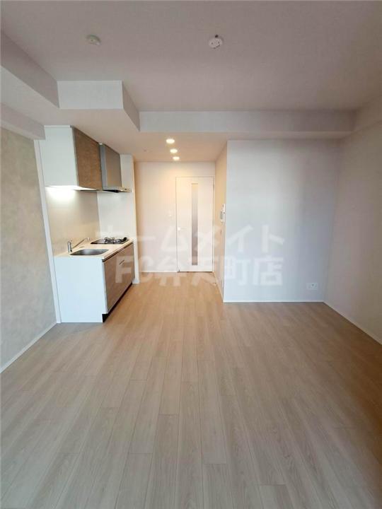 拡大写真:スプランディッド弁天町WEST 2階205の居間