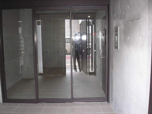 拡大写真:ベルシモンズ大阪港 1階101の毎日通るエントランスはこのようになっています