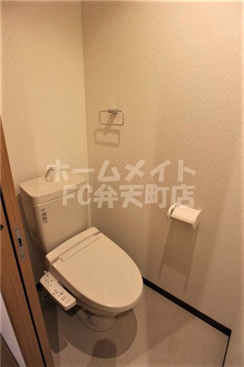 拡大写真:エグゼ大阪BAY 6階603のゆったりとした空間のトイレです