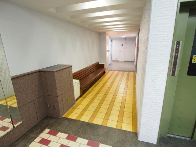 拡大写真:ラパンジール朝潮橋 2階203のロビー