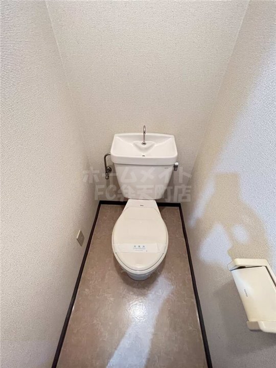 拡大写真:エクシード菅野 8階804の清潔感のあるトイレです
