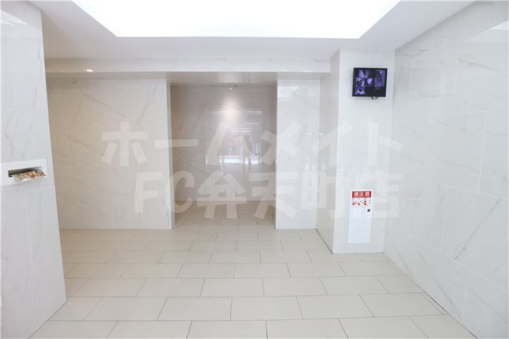 拡大写真:PARK HILLS弁天町Reve 7階706の清潔なロビーです