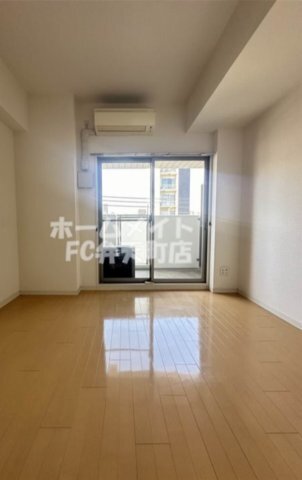 拡大写真:アドバンス大阪ベイストリート 6階601のリビングです