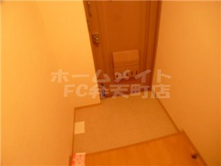 拡大写真:ロイヤルハイツ河田 6階602のきれいな玄関です