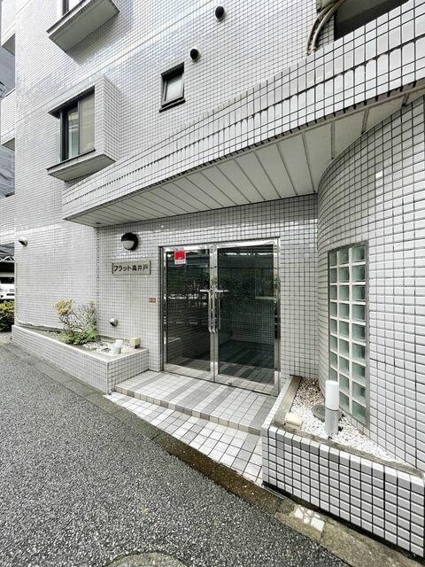 拡大写真:杉並区上高井戸3丁目 3階30のエントランス