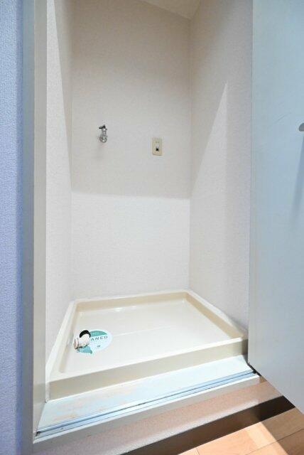 拡大写真:リバティヒルズ中野江原 2Fの室内洗濯機置場