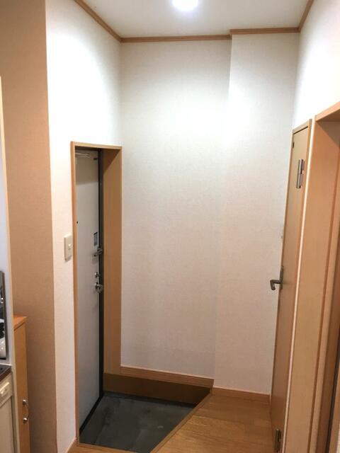 拡大写真：アゼリアハウス 1階103の玄関