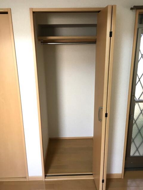 拡大写真：アゼリアハウス 1階103の収納