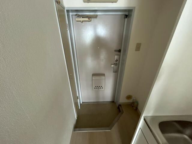 拡大写真:北区志茂2丁目 4階303の玄関