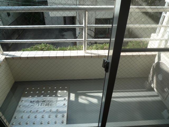 拡大写真:世田谷区用賀3丁目 2階205のバルコニー