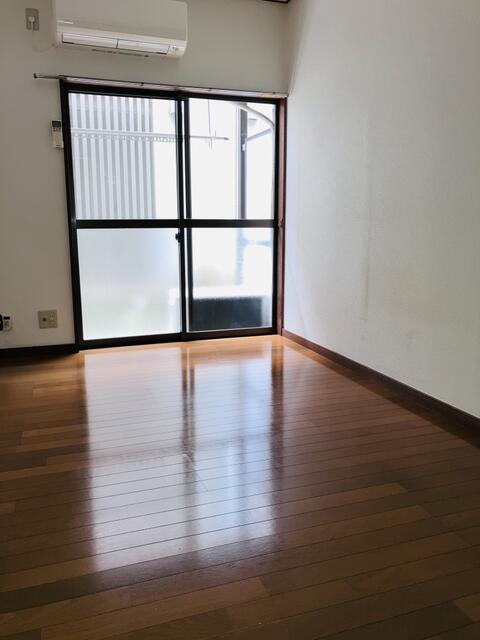 拡大写真:目黒区駒場1丁目 1階102の居間