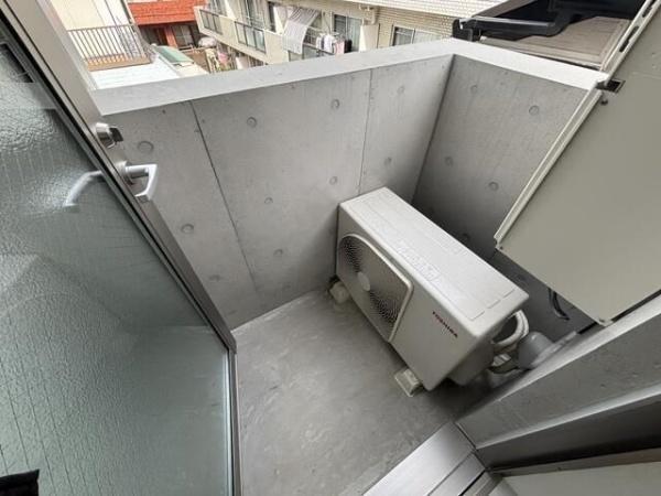 拡大写真：大田区北千束２丁目 2階302のバルコニー