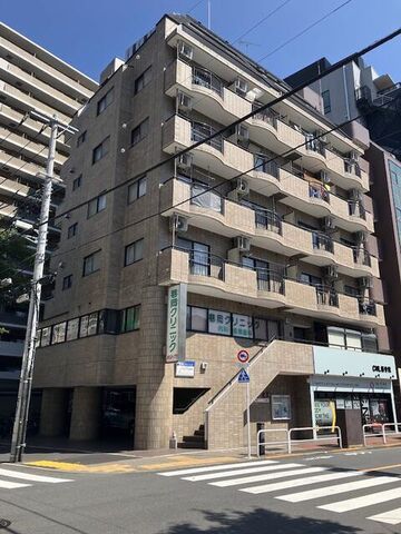 巷岡ビルの外観