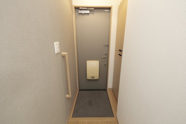 拡大写真:カーサフェリーチェ 1階1の玄関