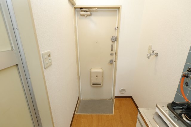 拡大写真:ピアフェニックス 1階104の玄関