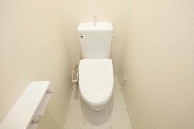 拡大写真:リーブルファイン新小岩 2階201のトイレ