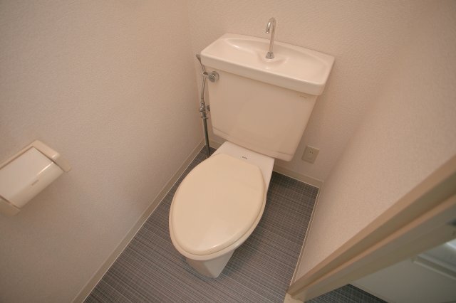拡大写真：スカイフォーラム小岩　 9階902のトイレ