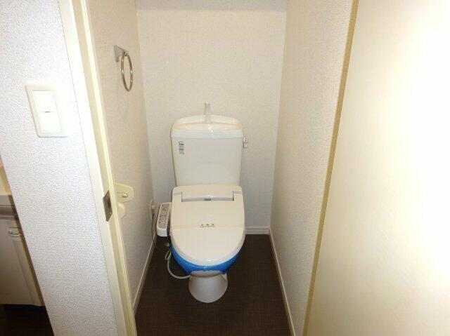拡大写真:ララフラッツ 2階202のトイレ