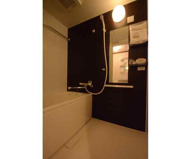 拡大写真:LanaiHouse393Laulea 1階302の風呂