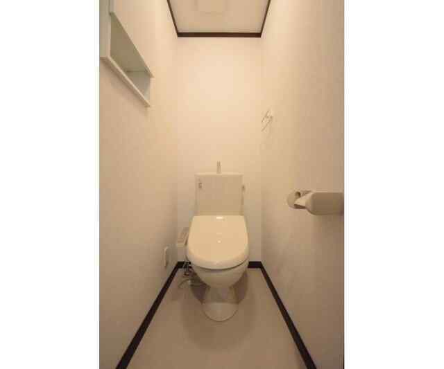 拡大写真:LanaiHouse393Laulea 1階302のトイレ