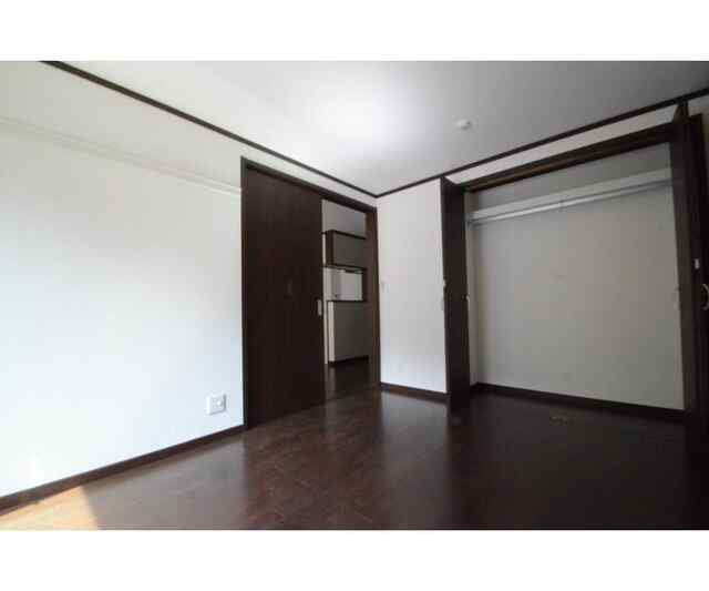 拡大写真:LanaiHouse393Laulea 1階302の洋室