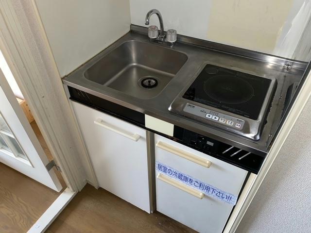 拡大写真:レオパレスRiverSide 1階105のキッチン