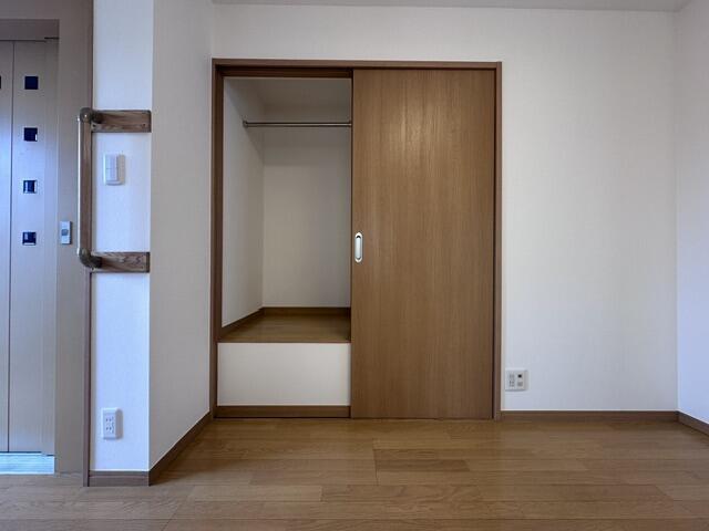 拡大写真:瑞江二丁目戸建 1階-の収納