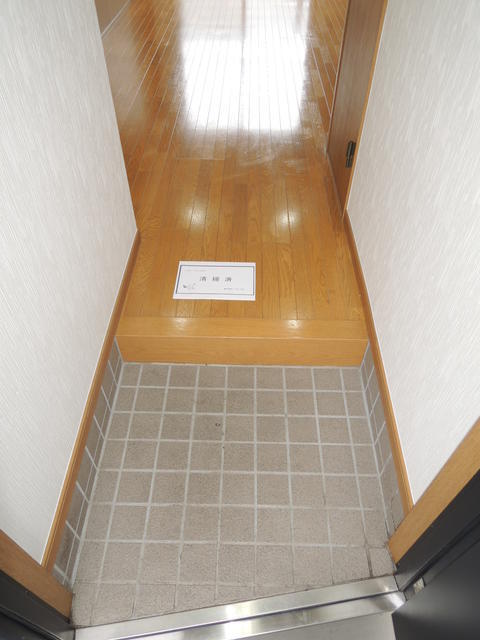 拡大写真:WEST1 2階202の玄関