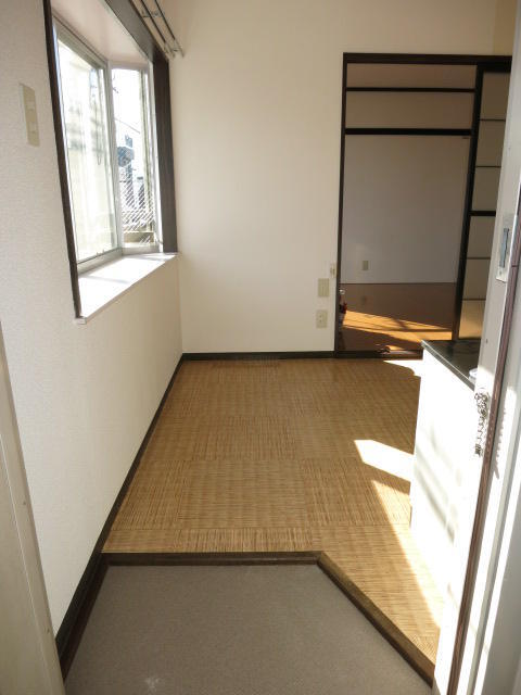拡大写真:ホーマット金町Ⅰ 2階202の玄関