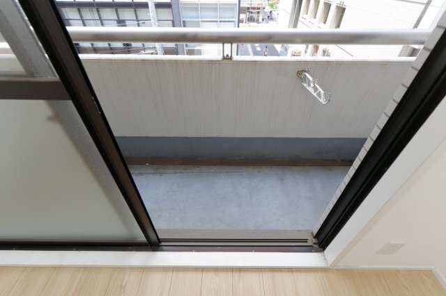 拡大写真:Tsgarden篠崎(旧コスモリード篠崎駅前) 3階304のバルコニー