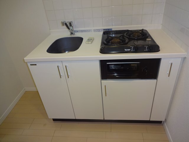 拡大写真:リファイズ小岩 3階303のキッチン