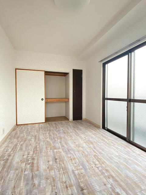 拡大写真:協栄ビル 4階402の居間
