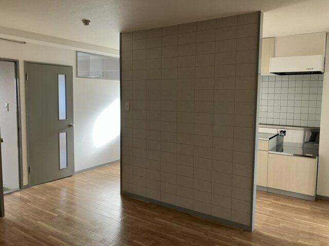 拡大写真:シティレジデンス 3階306の居間