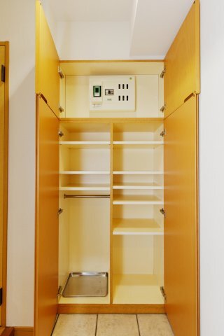 拡大写真:ジェネラスパレス 4階403の収納