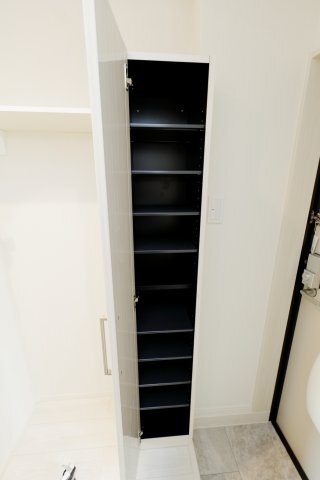 拡大写真：ロイヤルレジデンス南小岩　 2階205の収納