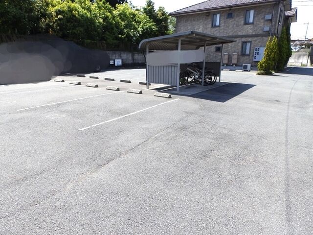 拡大写真:セジュールJIN Ⅱ棟 2階Ⅱ201の駐車場