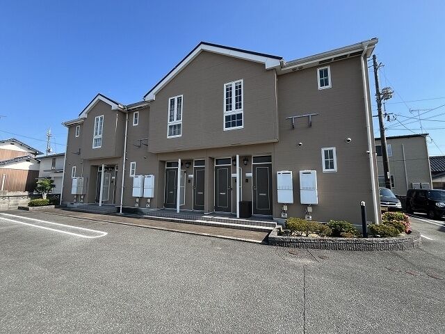 コモド・タウン・M-Aの外観
